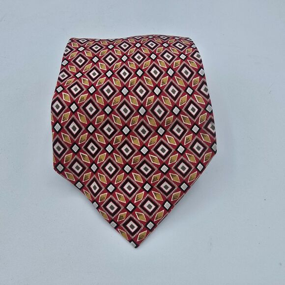 Clubfellow Italian 100% Silk Men's Tie Red Geometric on Red 57 x 4 Inch - Picture 1 of 6
